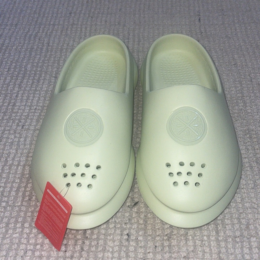 Ways of Wade clog/slides mint green size 7 - Picture 2 of 8
